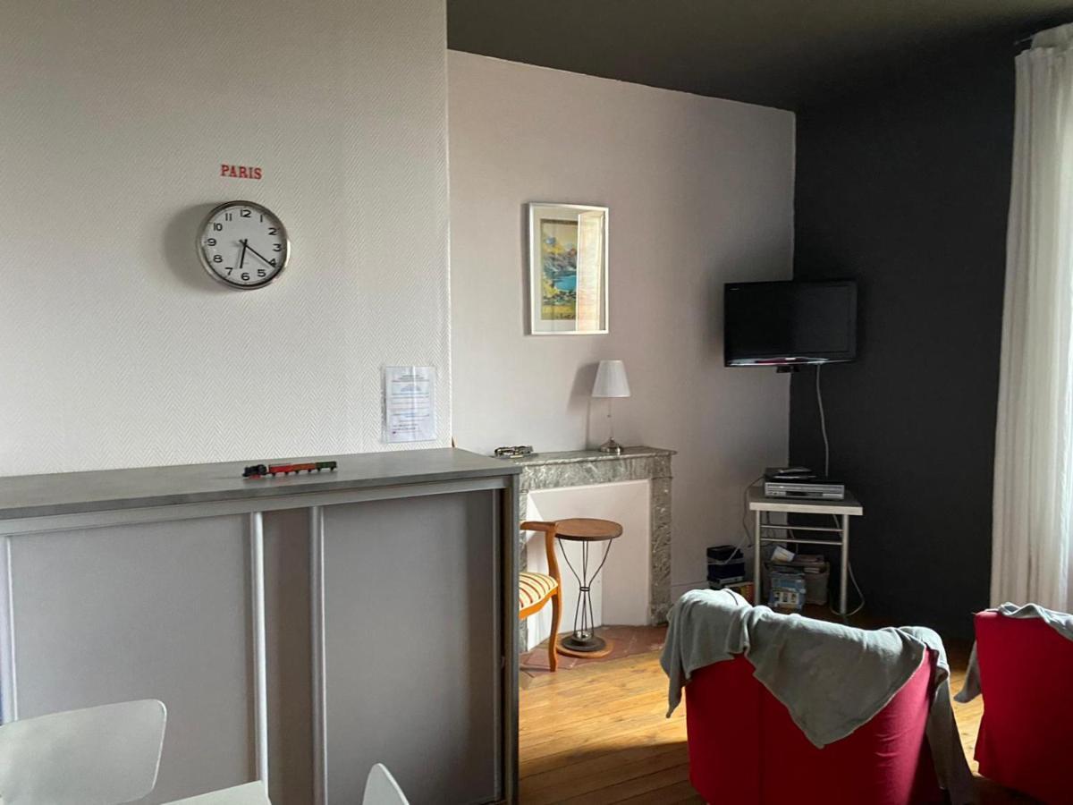La Gare Bed & Breakfast Gondrin Bagian luar foto