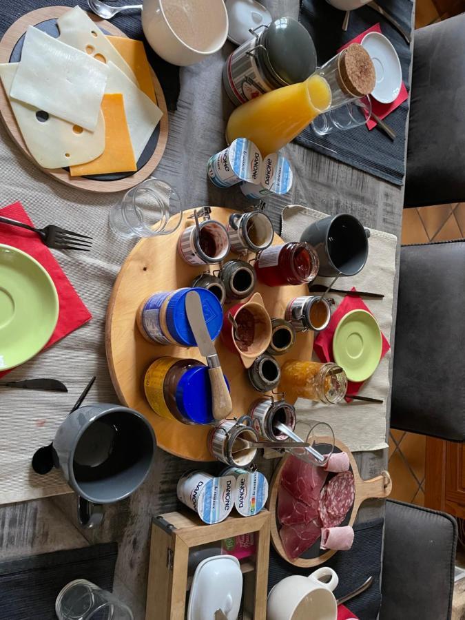 La Gare Bed & Breakfast Gondrin Bagian luar foto