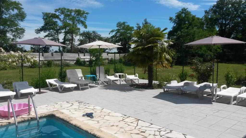 La Gare Bed & Breakfast Gondrin Bagian luar foto