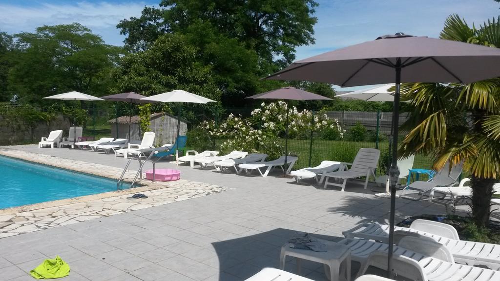 La Gare Bed & Breakfast Gondrin Bagian luar foto