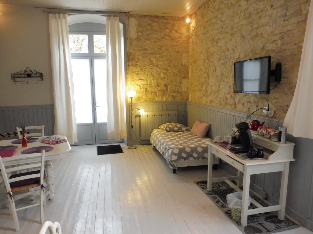 La Gare Bed & Breakfast Gondrin Bagian luar foto